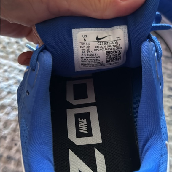 Women’s Nike zoom size 8 - Picture 3 of 3